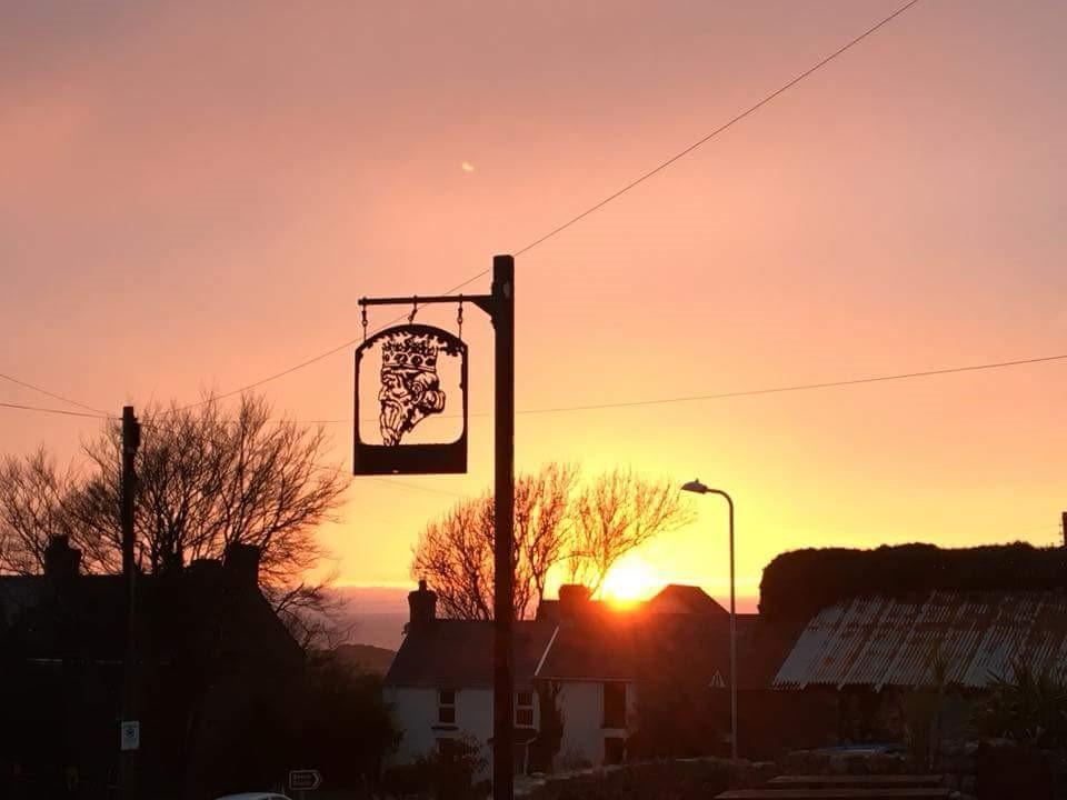 King'S Head Inn Llangennith Buitenkant foto
