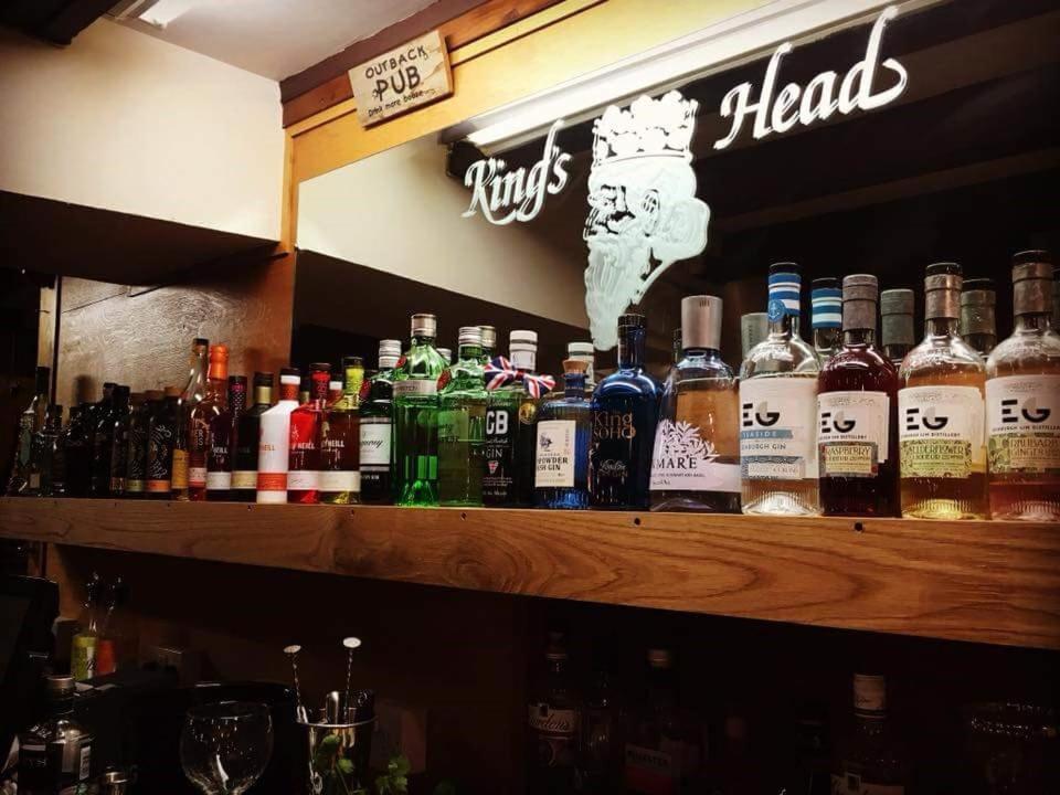 King'S Head Inn Llangennith Buitenkant foto